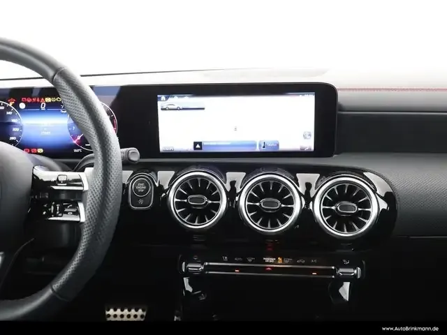 Mercedes-Benz CLA 180