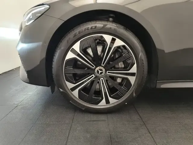 Mercedes-Benz E 400