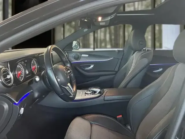 Mercedes-Benz E 220