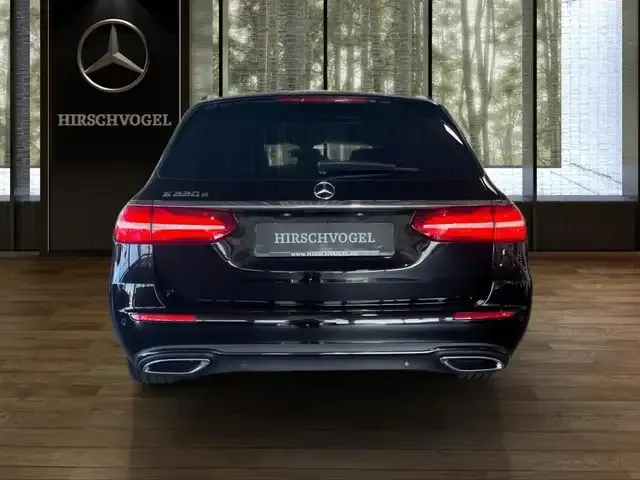 Mercedes-Benz E 220
