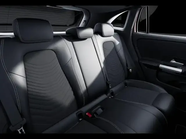 Mercedes-Benz GLA 220
