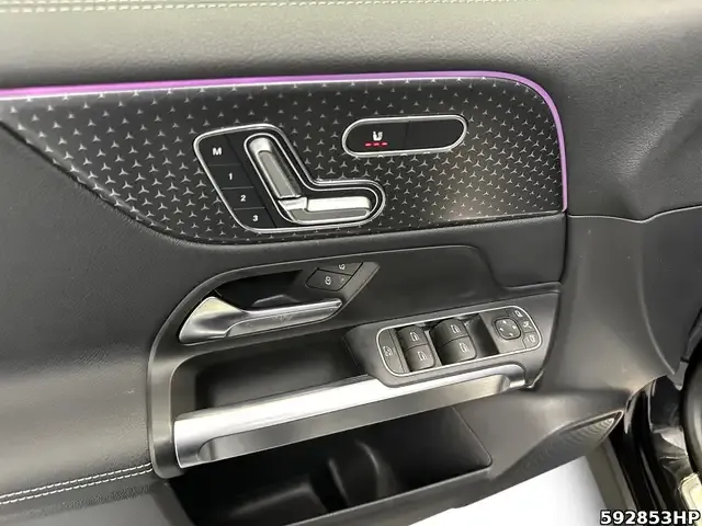 Mercedes-Benz EQB 300