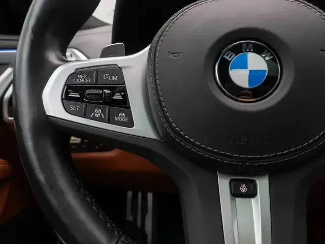 BMW 840