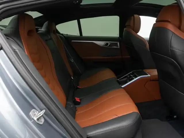 BMW 840