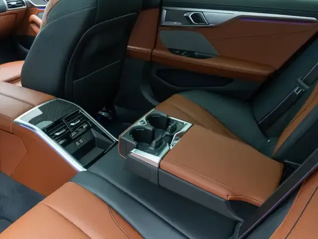 BMW 840