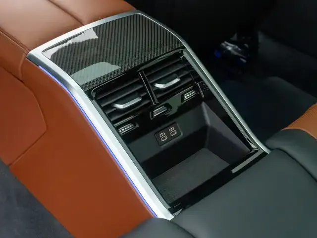 BMW 840