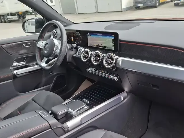 Mercedes-Benz GLB 250