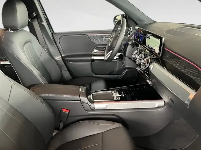 Mercedes-Benz EQB 300