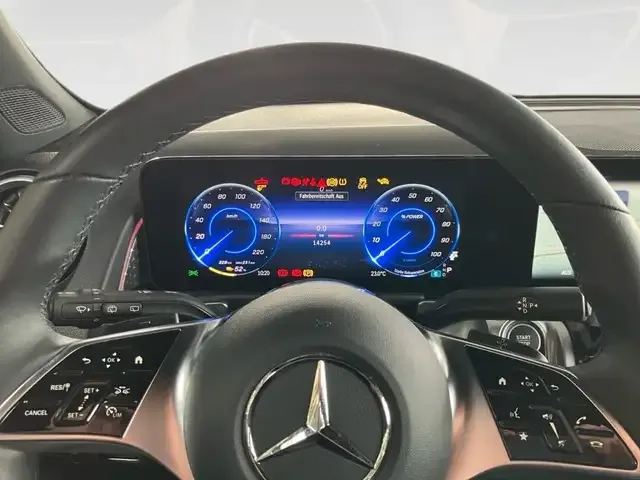 Mercedes-Benz EQB 300