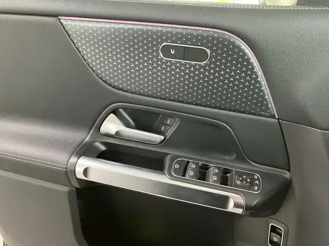 Mercedes-Benz EQB 300