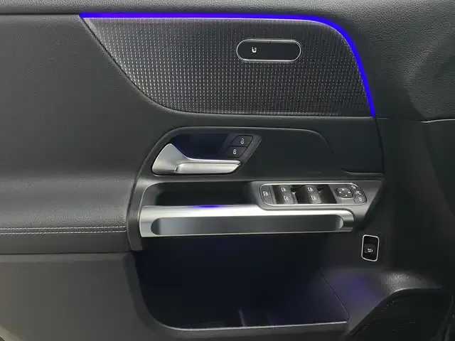 Mercedes-Benz EQB 300