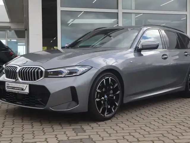 BMW 330