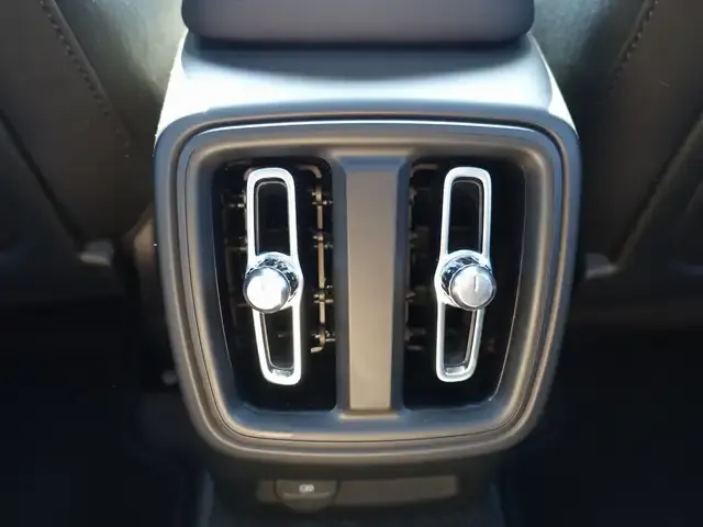 Volvo EC40