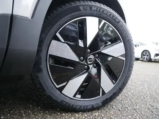 Volvo EX40