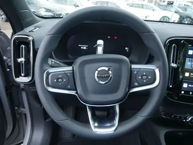 Volvo EX40