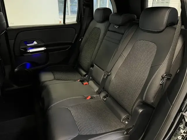 Mercedes-Benz GLB 220