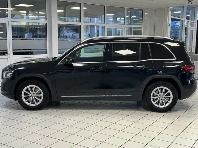 Mercedes-Benz GLB 220