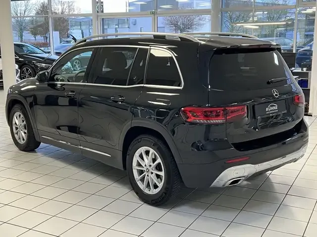 Mercedes-Benz GLB 220