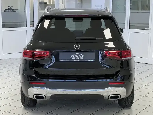 Mercedes-Benz GLB 220