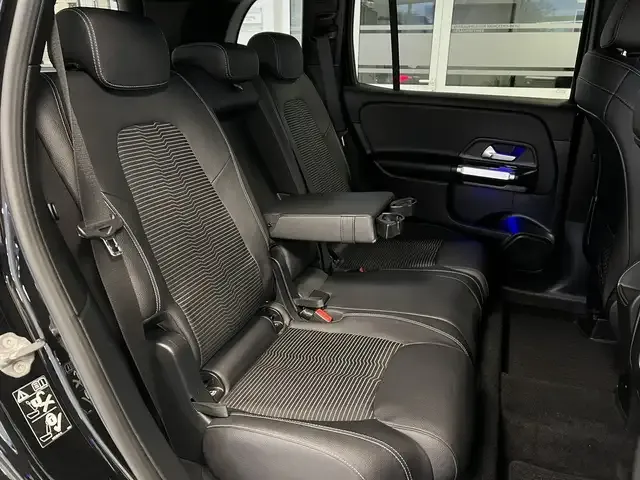 Mercedes-Benz GLB 220