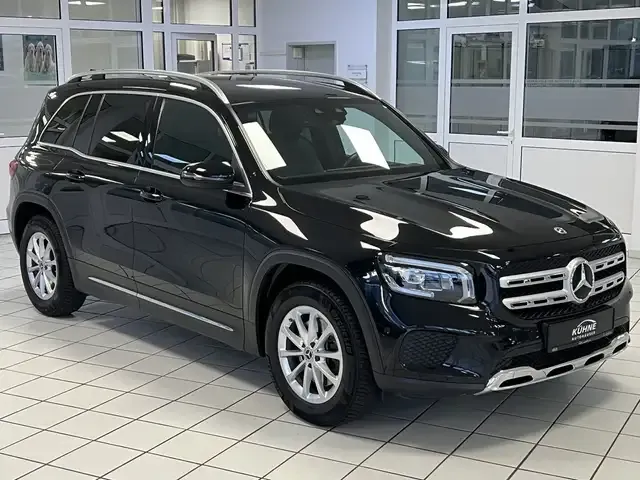 Mercedes-Benz GLB 220