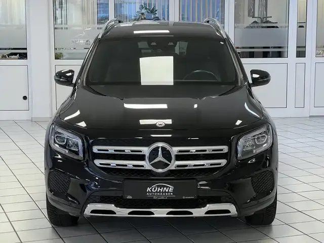 Mercedes-Benz GLB 220
