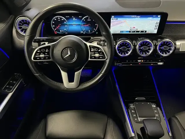 Mercedes-Benz GLB 220