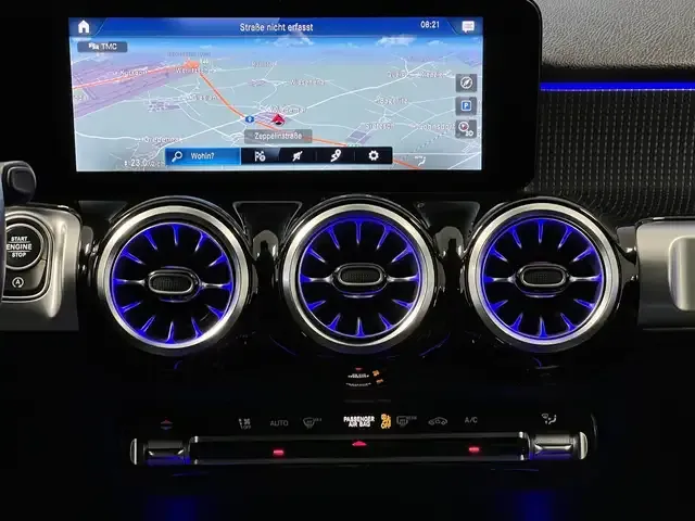 Mercedes-Benz GLB 220