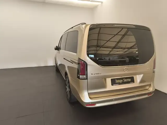 Mercedes-Benz V 250