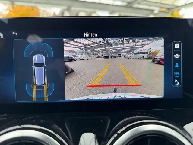 Mercedes-Benz GLB 200