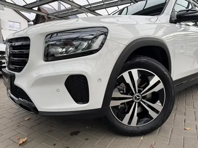 Mercedes-Benz GLB 200