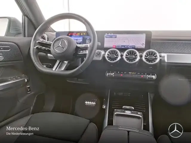 Mercedes-Benz EQB 300