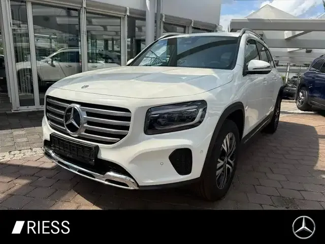 Mercedes-Benz GLB 200