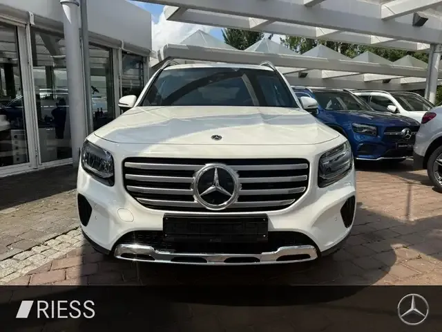 Mercedes-Benz GLB 200