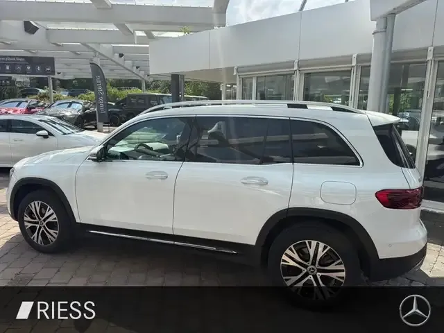 Mercedes-Benz GLB 200