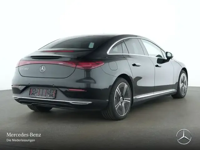 Mercedes-Benz EQE 300