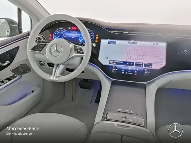 Mercedes-Benz EQE 300