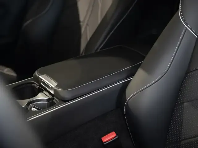 Aston Martin V8
