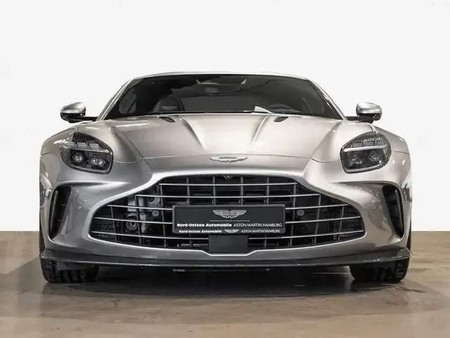 Aston Martin V8