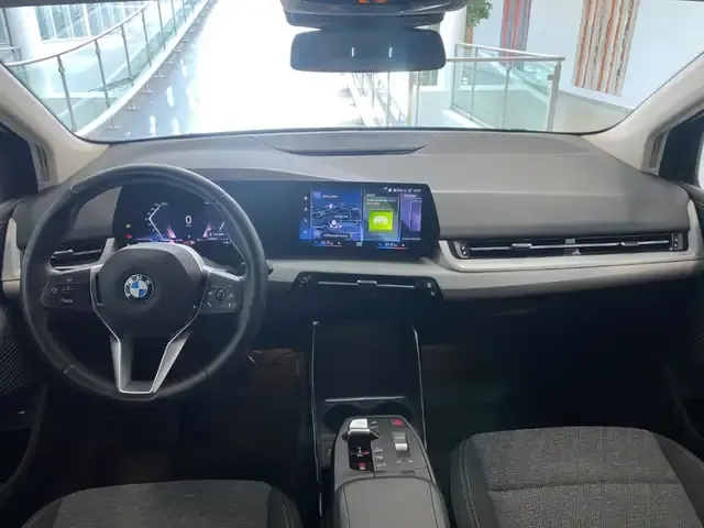 BMW 218