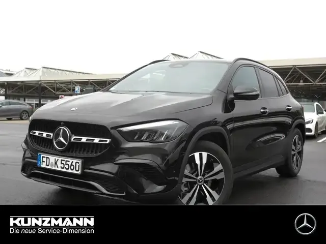 Mercedes-Benz GLA 220