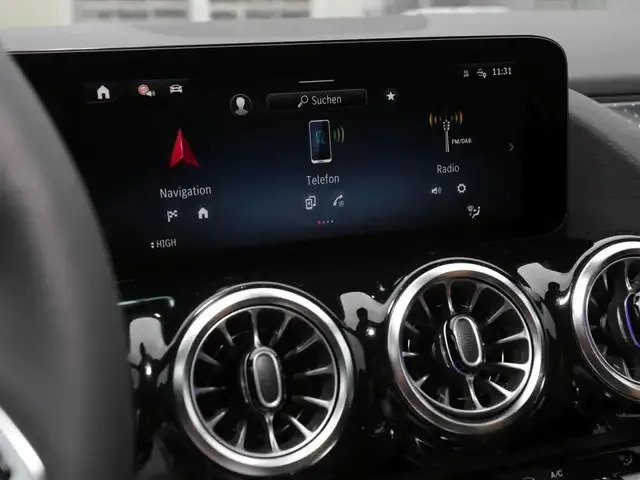 Mercedes-Benz GLA 220