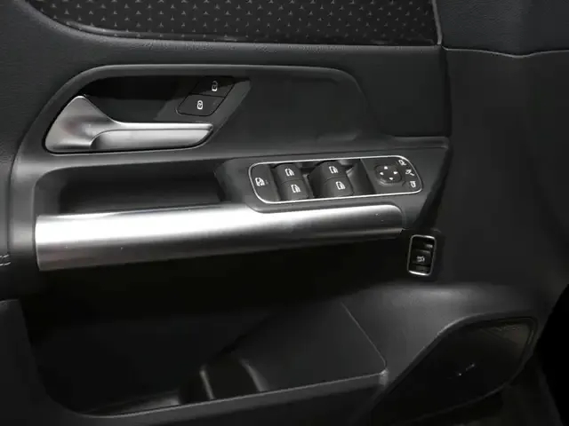 Mercedes-Benz GLA 220