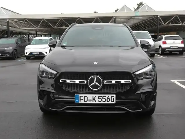 Mercedes-Benz GLA 220