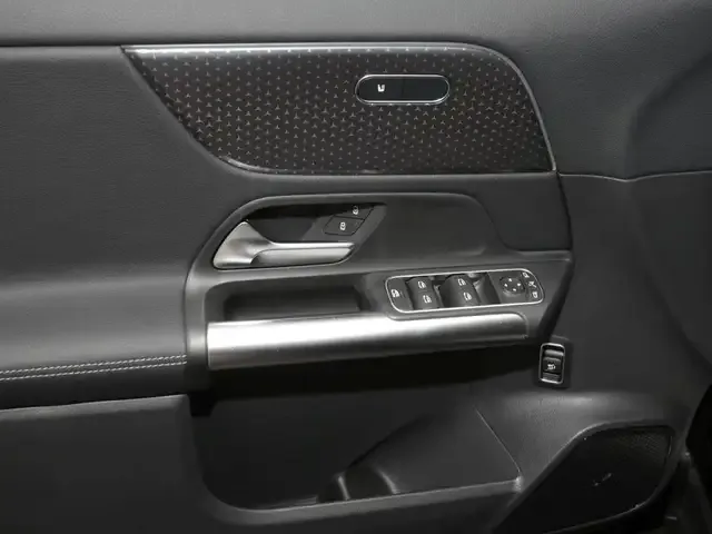 Mercedes-Benz GLA 220