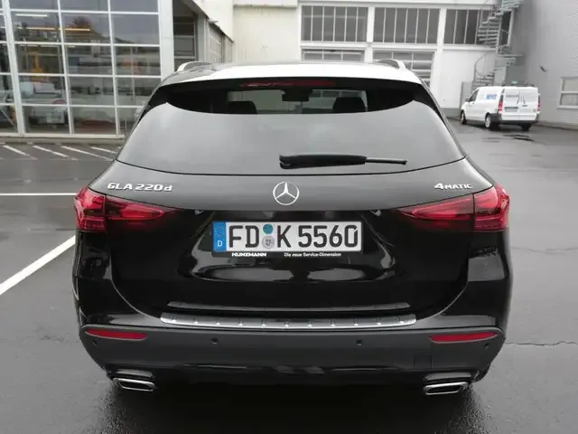 Mercedes-Benz GLA 220