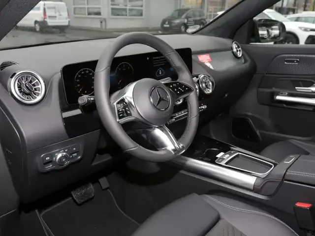 Mercedes-Benz GLA 220