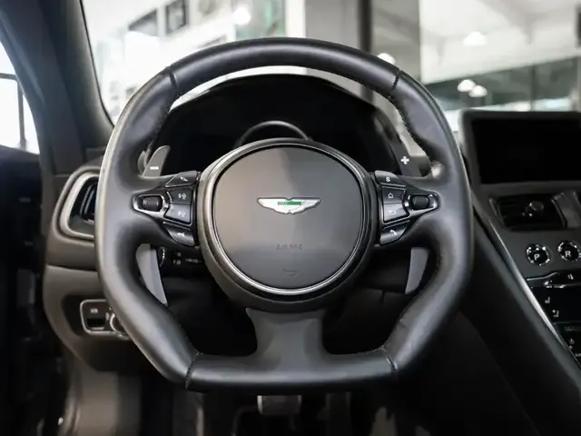 Aston Martin DB11