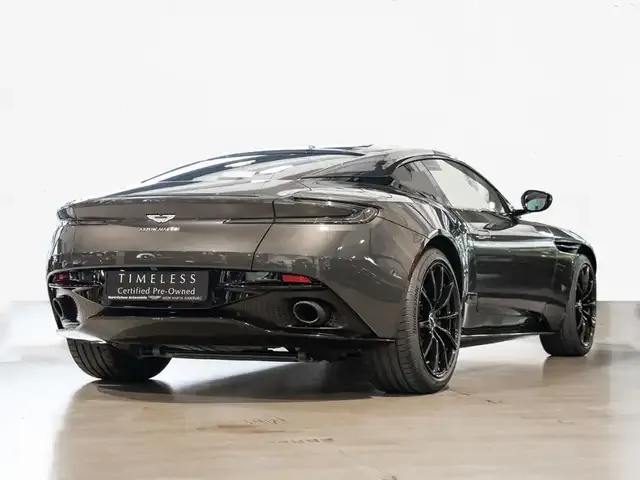 Aston Martin DB11