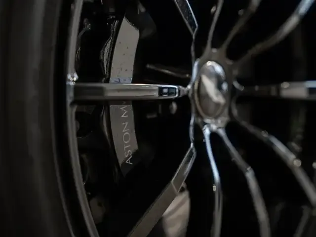 Aston Martin DB11